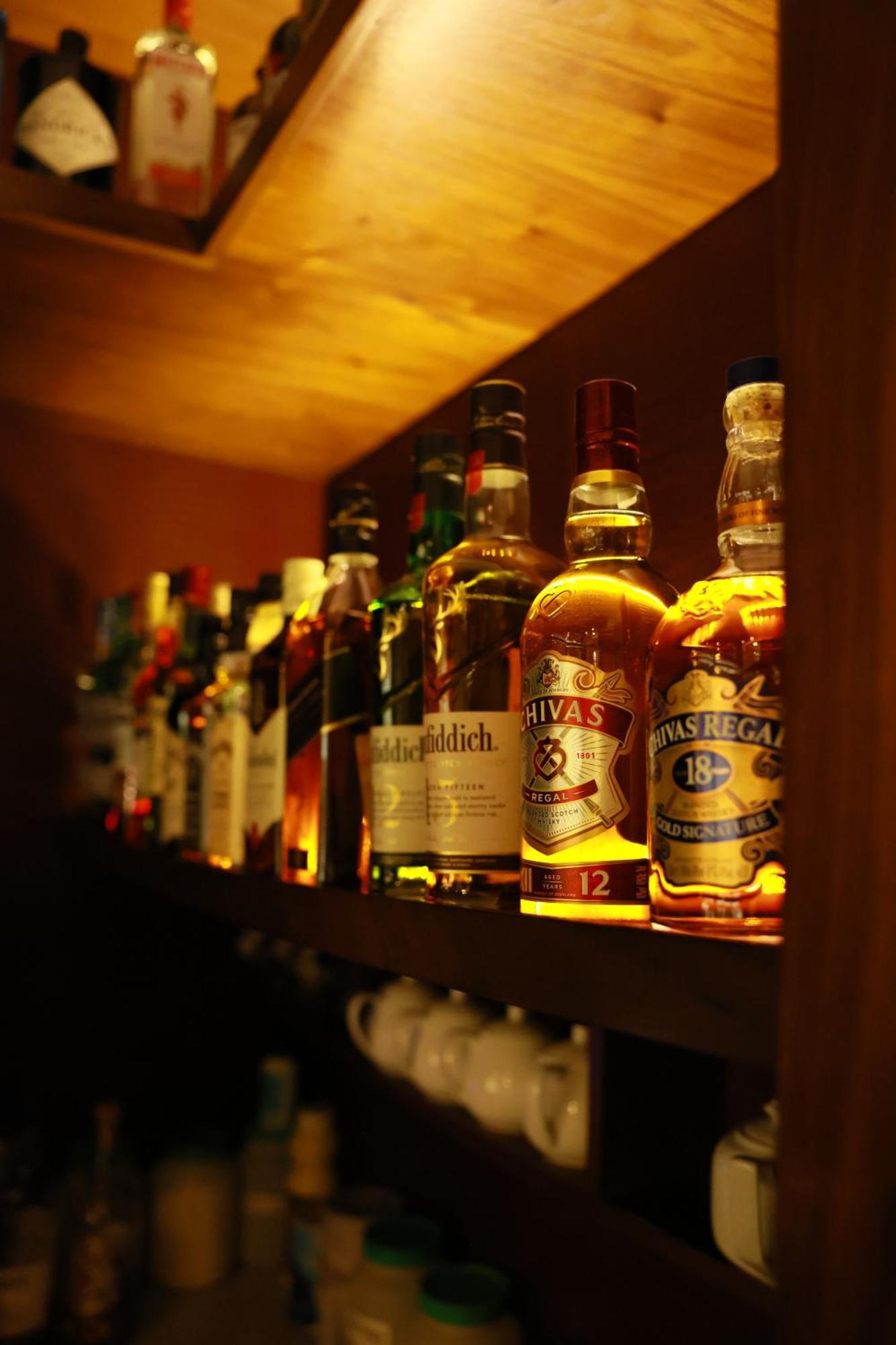 埃里温金宫酒店 耶烈万 外观 照片